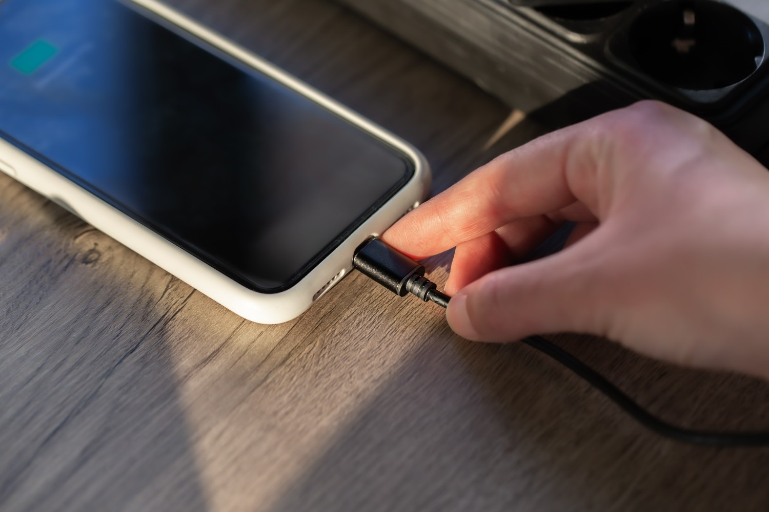 How to Check My Phone Battery Health? iPhone & Android Guide